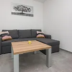 Spanic 1 Apartman *
