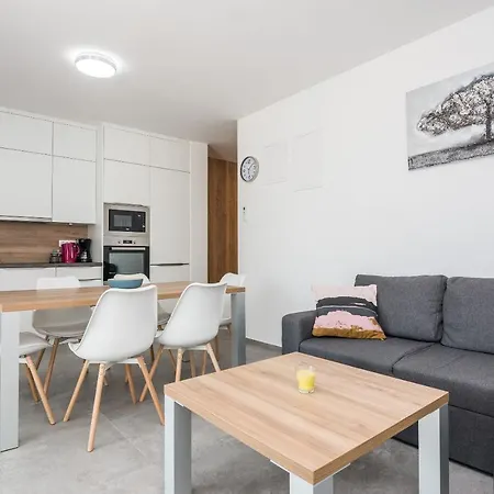 Spanic 1 Appartement Vir