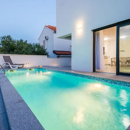 Apartment Spanic 1 *