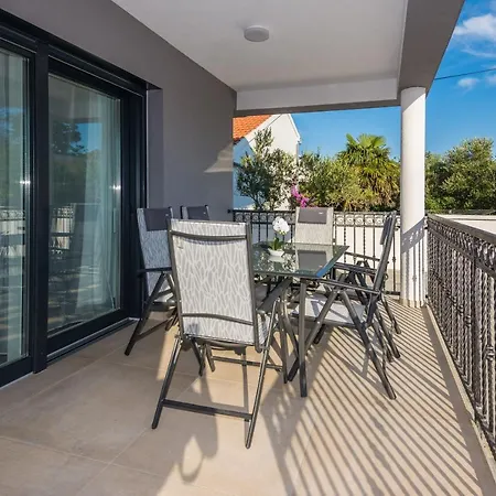 Apartment Spanic 1 *