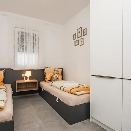Spanic 1 Apartment *