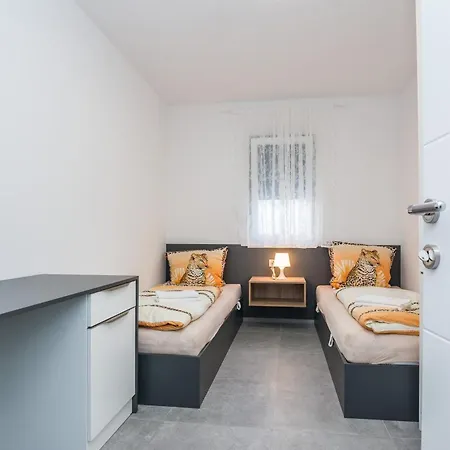 Spanic 1 Apartment *