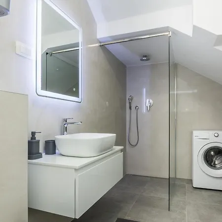Apartment Spanic 1 Vir