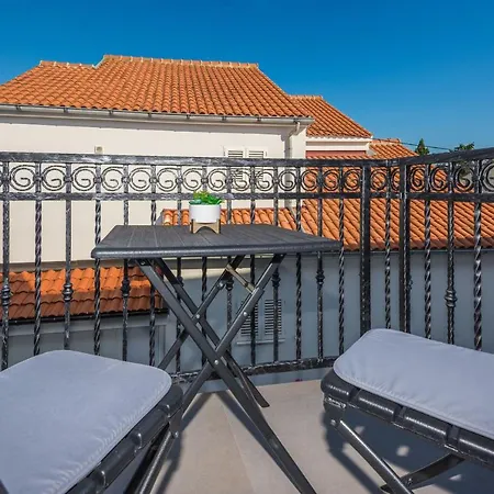 Spanic 1 Διαμέρισμα *