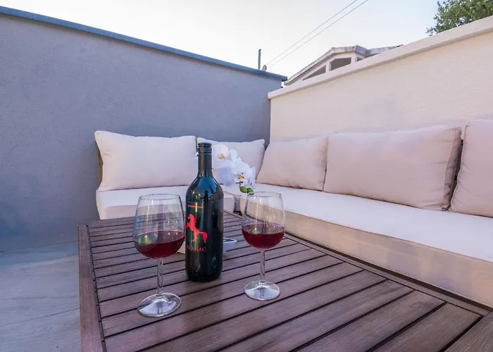 Spanic 1 Διαμέρισμα *